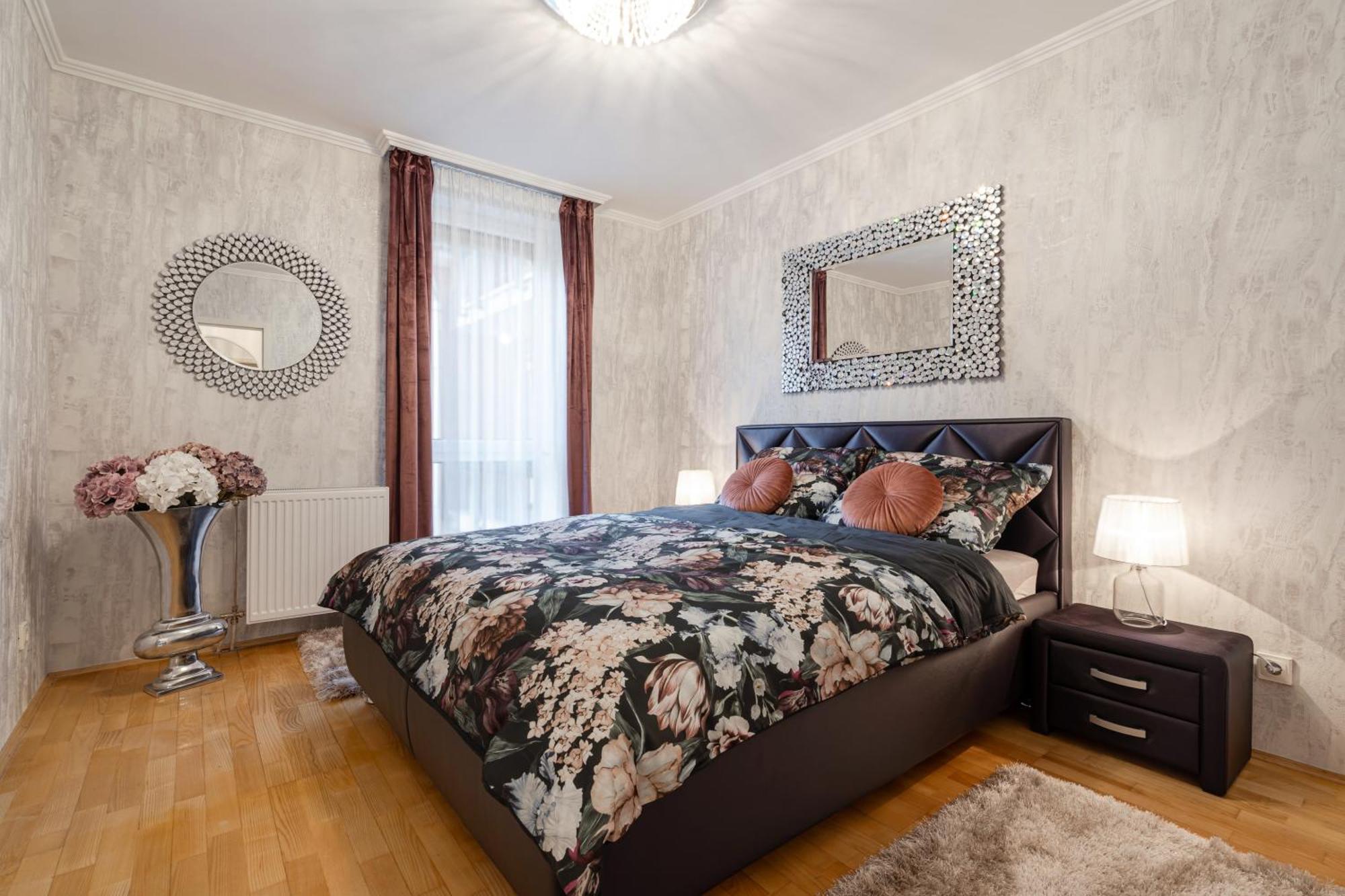 Beautiful Three Bedrooms Apartment With Free Parking Close To The Danube Coast Budapest Exteriör bild